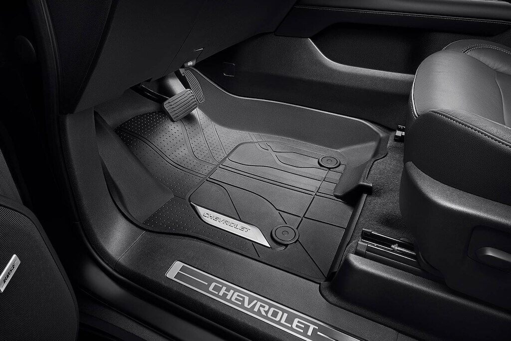 Tapete de vinil rígido en color negro  para Chevrolet Tahoe 2024