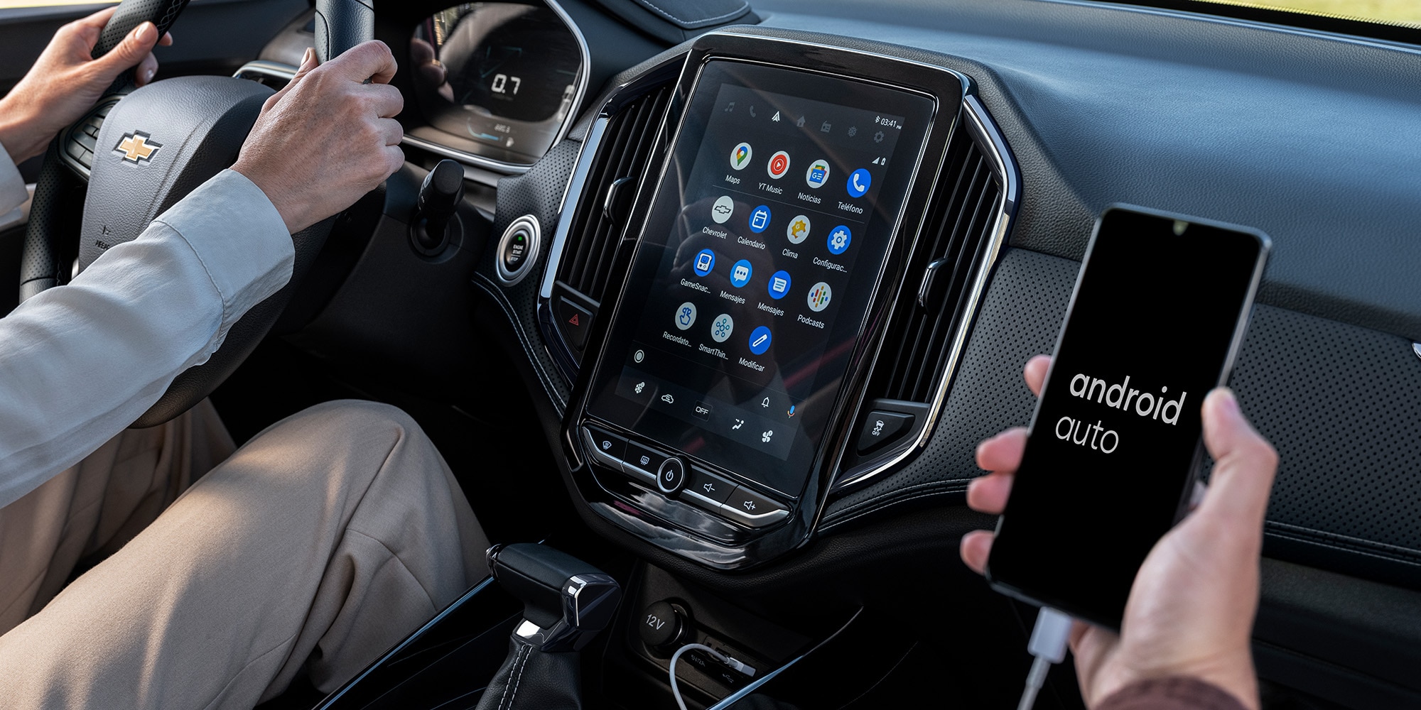 Chevrolet Captiva ICE con Smartphone Integration con Apple CarPlay™ y Android Auto™.
